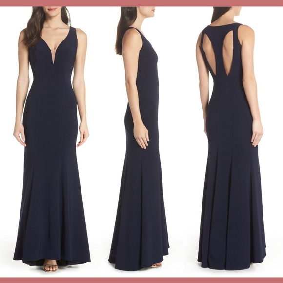 NWT‎ Xscape Deep V-Neck Trumpet Gown in Navy Blue [ SZ 12 ] - Picture 1 of 8